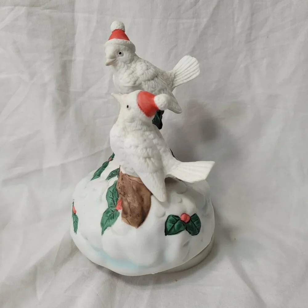 Dove Snowbirds Musical Figurine Christmas Mistle Toe Deck the Halls Song Vintage